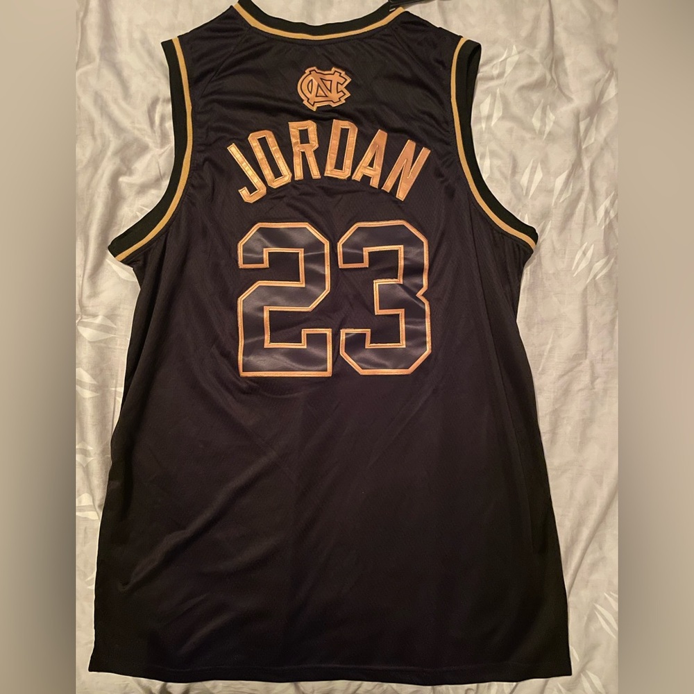 Golden edition Carolina Tar Heels Jordan jersey! Mens XL